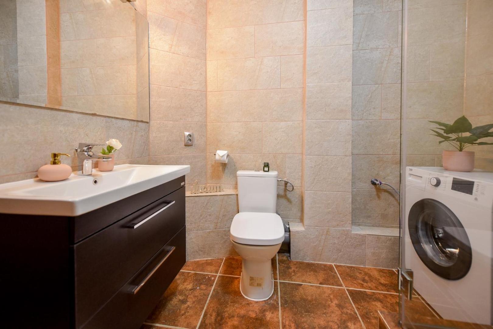 Historic Charm, Modern Comfort - Accommodation In The Heart Of The Old Town Bukarest Szoba fotó