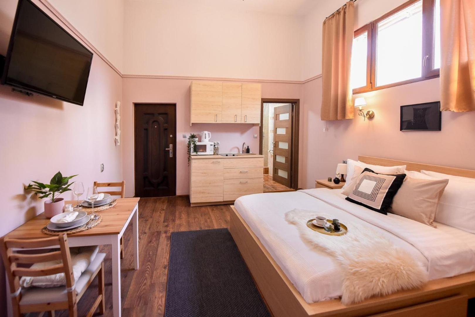 Historic Charm, Modern Comfort - Accommodation In The Heart Of The Old Town Bukarest Szoba fotó