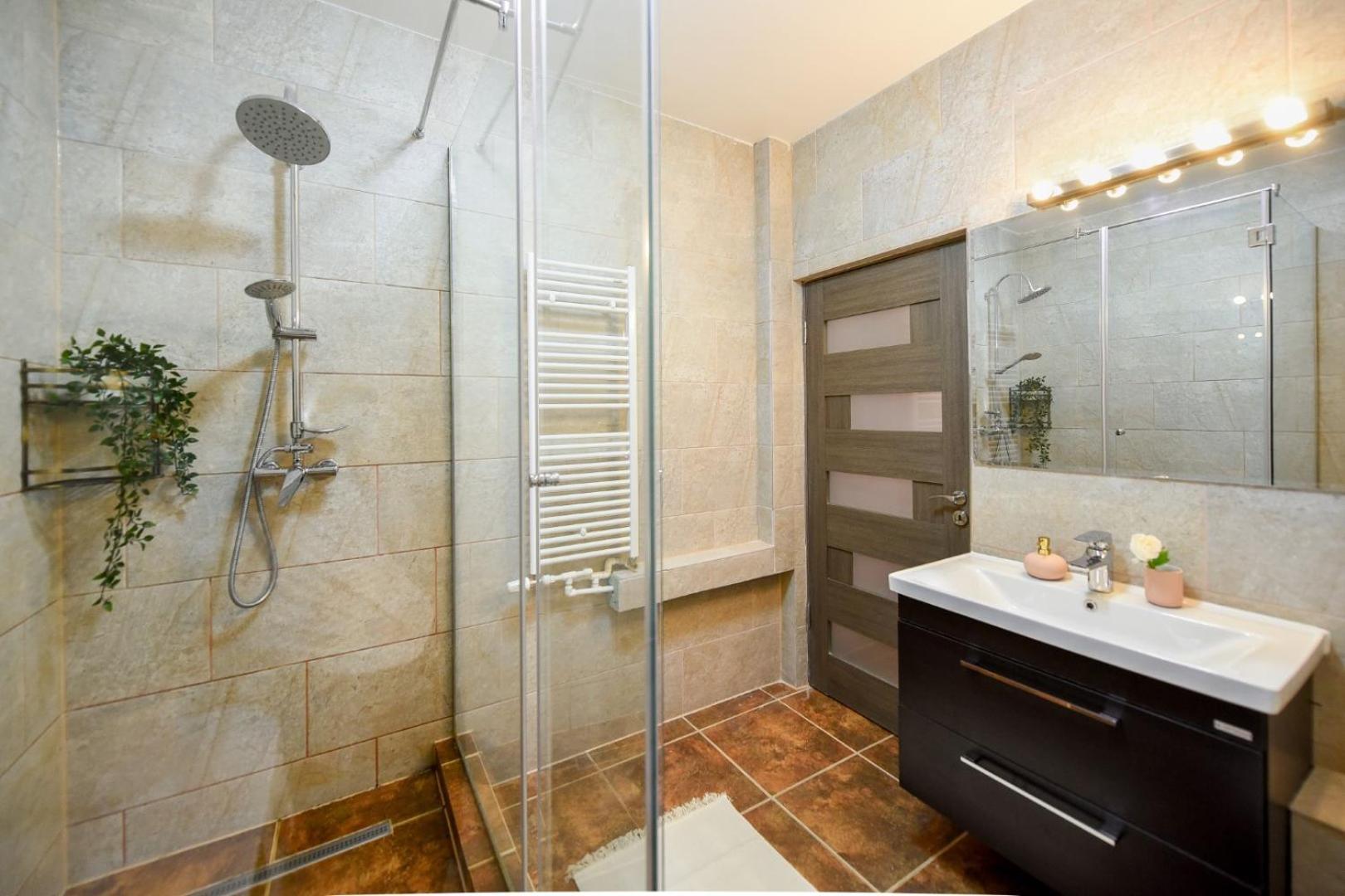Historic Charm, Modern Comfort - Accommodation In The Heart Of The Old Town Bukarest Szoba fotó