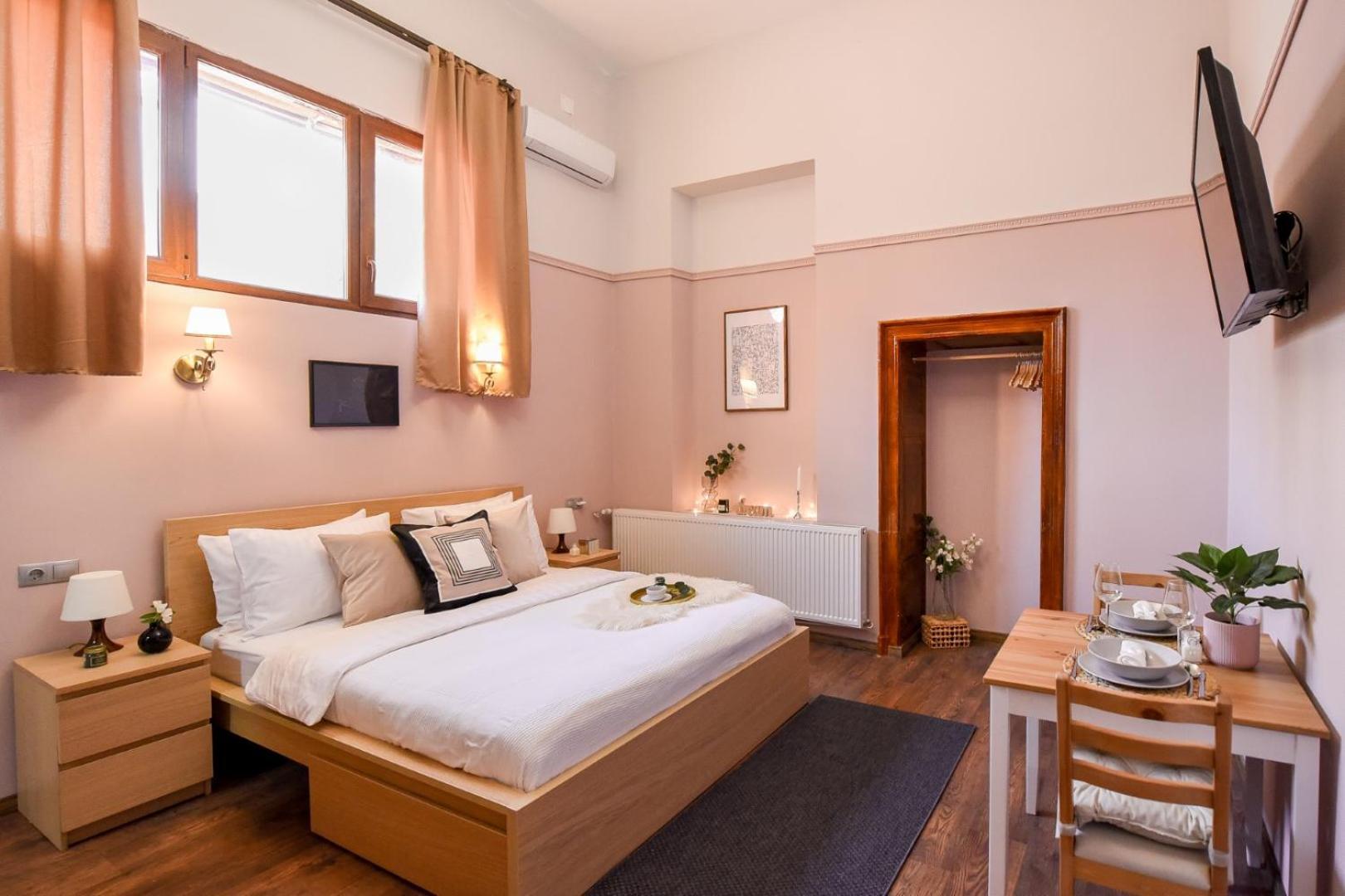 Historic Charm, Modern Comfort - Accommodation In The Heart Of The Old Town Bukarest Szoba fotó