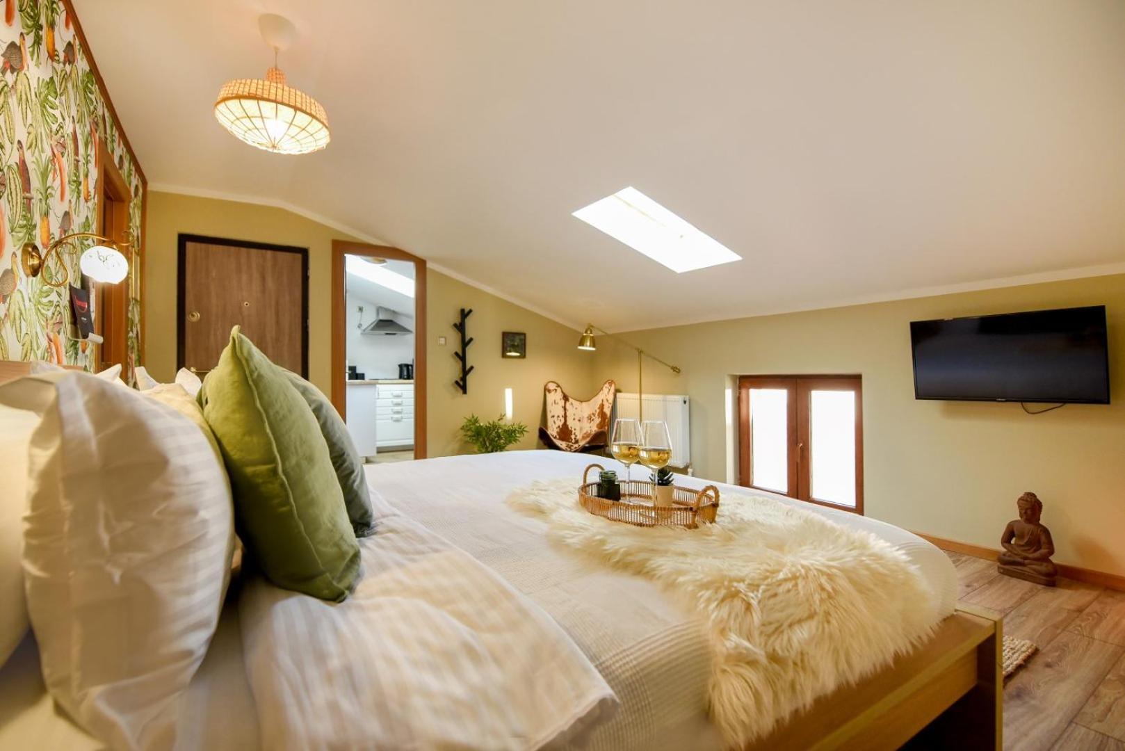 Historic Charm, Modern Comfort - Accommodation In The Heart Of The Old Town Bukarest Szoba fotó