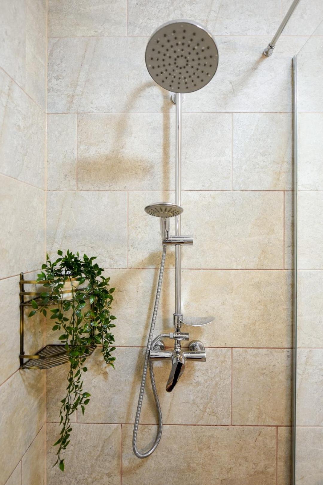 Historic Charm, Modern Comfort - Accommodation In The Heart Of The Old Town Bukarest Szoba fotó